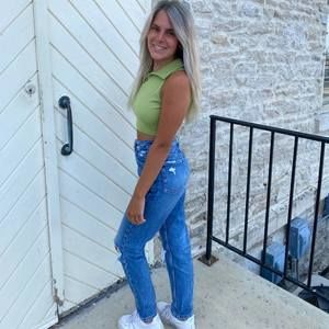 Meet your Posher, Mia